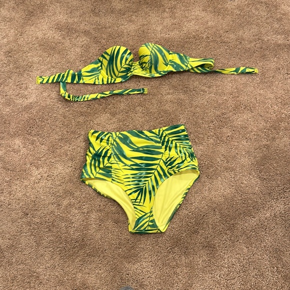 Aerie Bbikini Summer Style Green/Yellow Large bottom and 34B Top - Picture 1 of 4